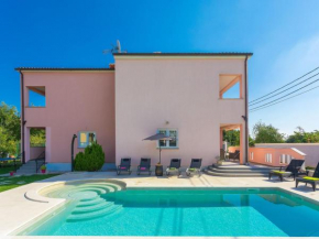 Holiday Home Paus by Interhome